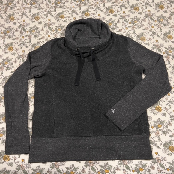 ALO Yoga Tops - Alo sweatshirt
